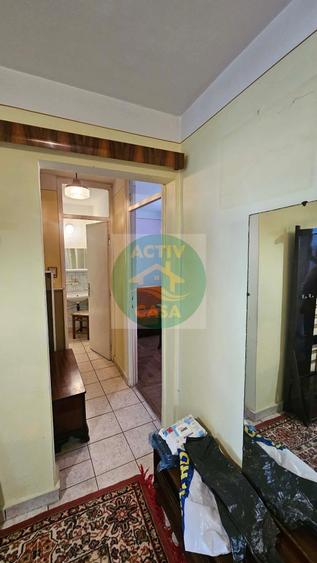 Apartament cu 4 camere decomandat în Central