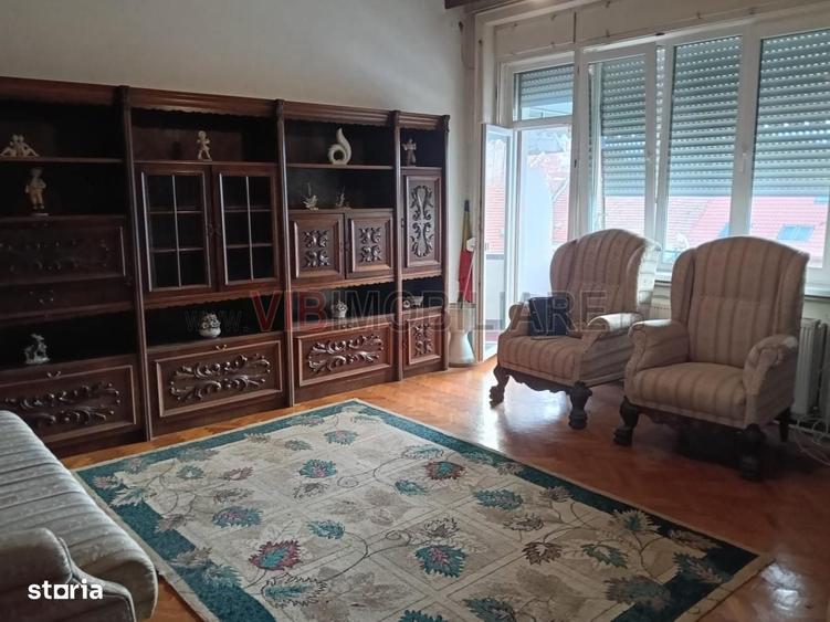 Apartament cu 3 camere semidecomandat în Iosefin