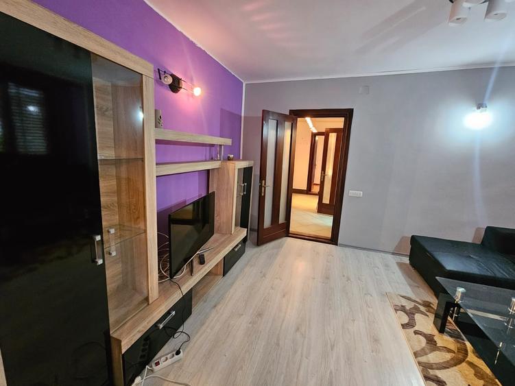 Apartament cu 3 camere decomandat în Ultracentral