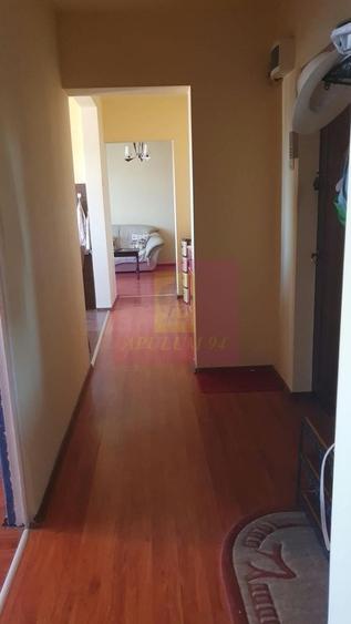 Apartament cu 4 camere semidecomandat în Berceni