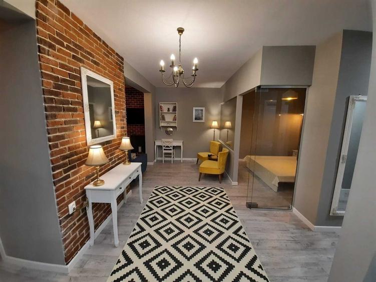 Apartament cu 2 camere nedecomandat în Central