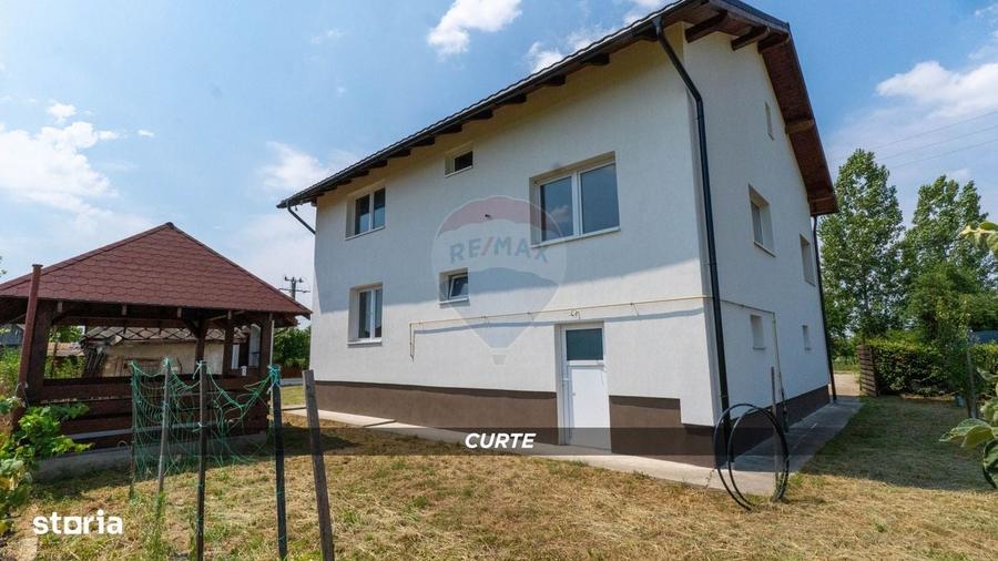 Casă cu 4 camere în Mireșu Mare