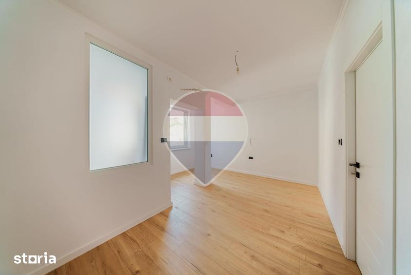 Casă cu 5 camere cu Teren 403 Mp în Central