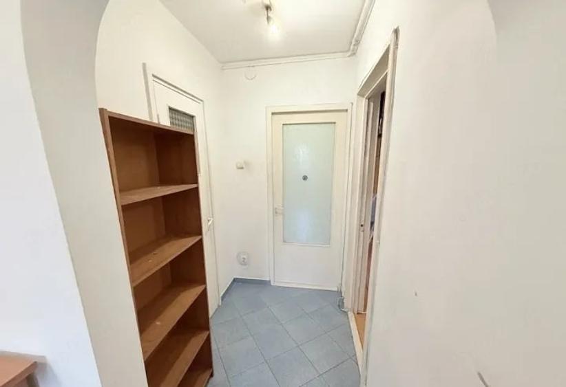 Apartament cu 3 camere decomandat în Drumul Taberei