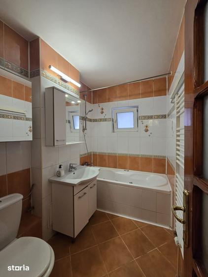3 camere decomandate, Piata Centrala, etaj 3, mobilat si utilat - 1