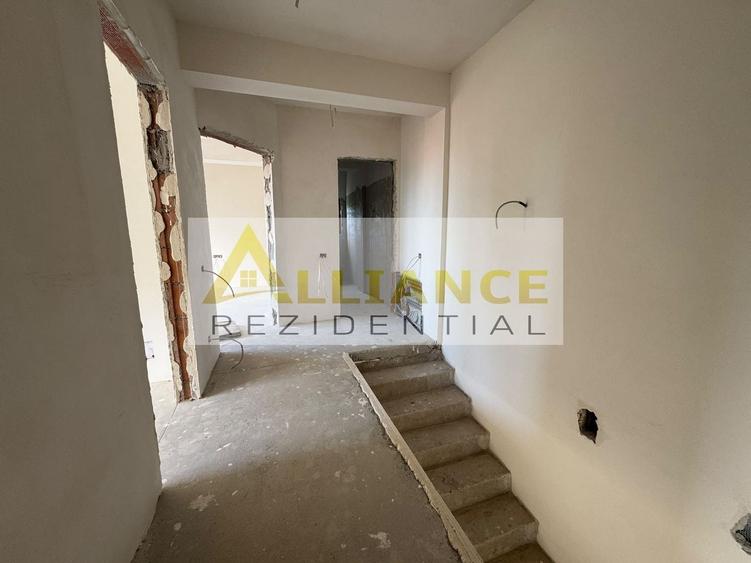 Casă individuală cu 5 camere cu Canalizare în Sud