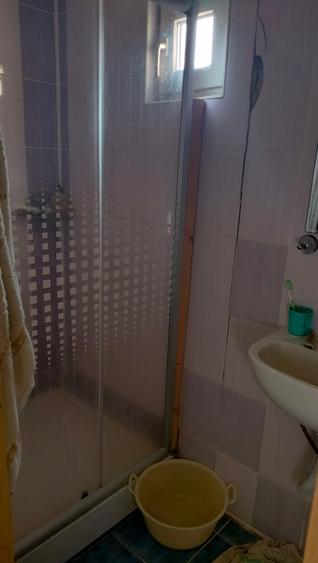 Casă individuală cu 6 camere cu Canalizare în Dorobanților