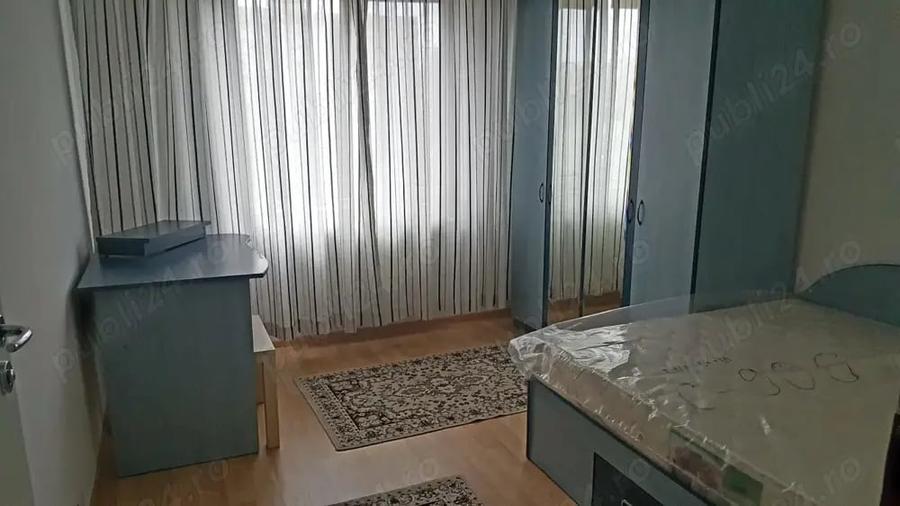 Apartament cu 3 camere semidecomandat, mobilat în Tei
