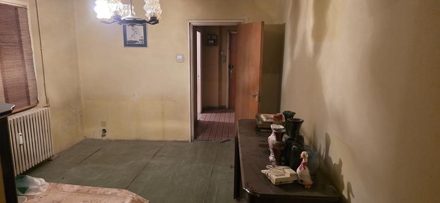 Apartament cu 3 camere semidecomandat în Titan