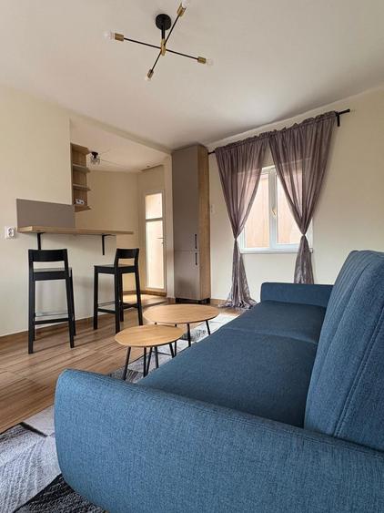 Casă cu 2 camere cu Teren 200 Mp în Central