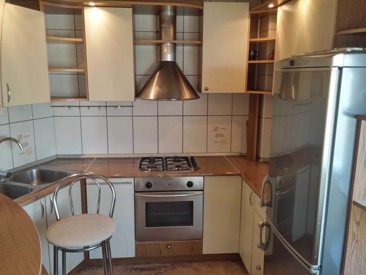 Apartament cu 2 camere decomandat în Republicii