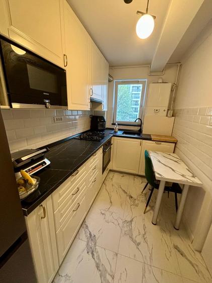 Apartament cu 3 camere în P-ța Muncii