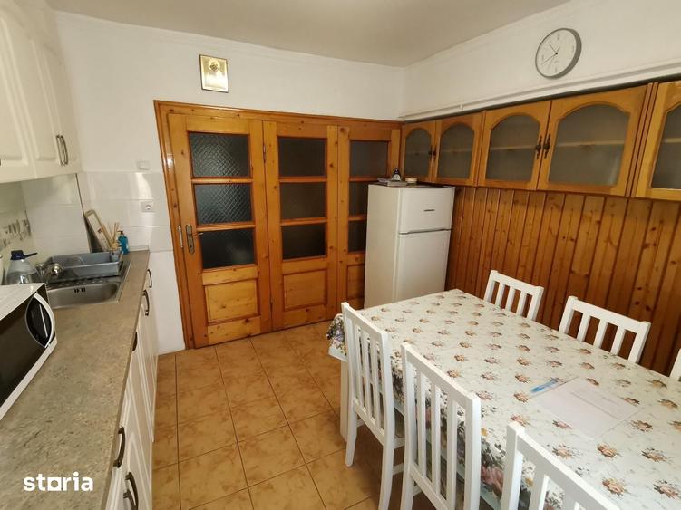 Apartament cu 2 camere decomandat în Sub Arini