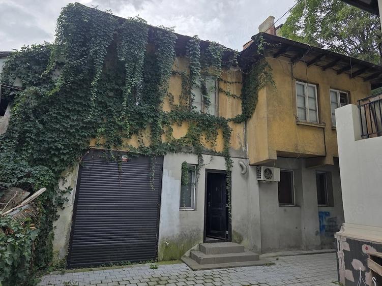 Casă cu 2 camere cu Teren 204 Mp în Universitate