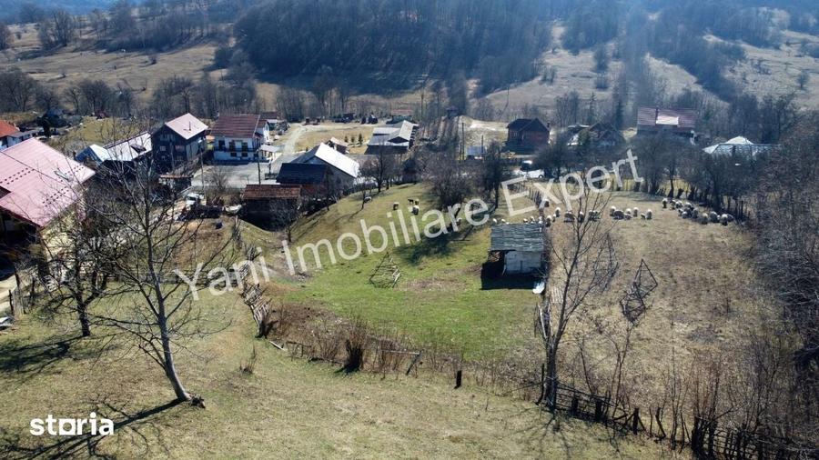 Teren de 2470 mp, în Valea Iașului