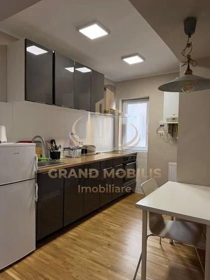 Apartament cu 3 camere decomandat în Complex Studențesc