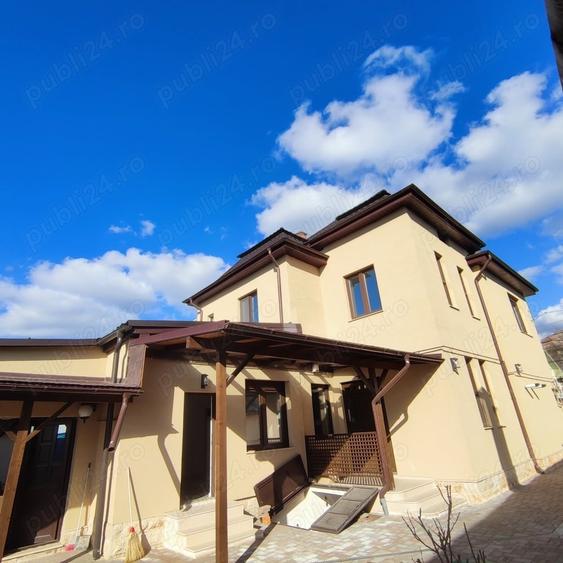 Casă cu 6 camere în Turda