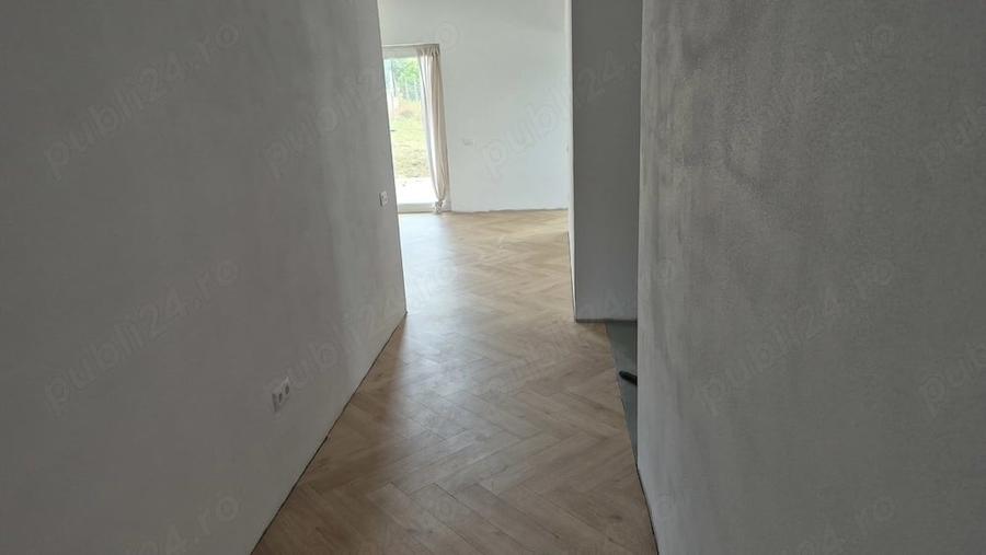 Casă cu Teren 900 Mp în Crișeni