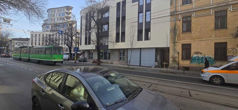 Spațiu comercial, de 500 mp, în Ferdinand