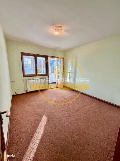 Apartament cu 3 camere decomandat, mobilat în Podu Roș