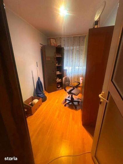 Apartament cu 4 camere decomandat în Central