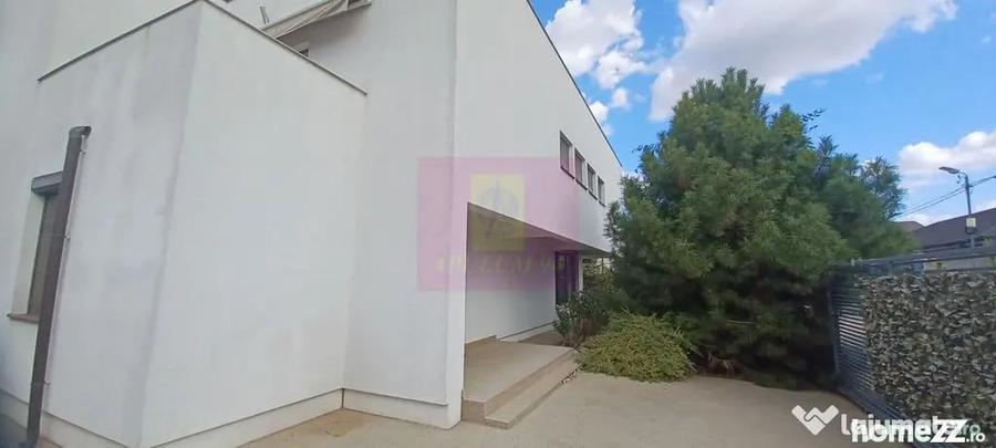 Casă cu 7 camere cu Teren 508 Mp în Săbăreni