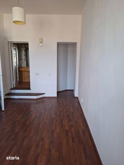 Casă cu 4 camere cu Teren 143 Mp în Dorobanților