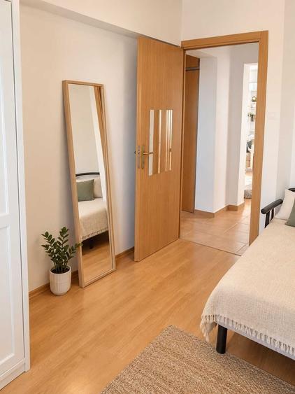 Apartament cu 3 camere decomandat în Arcul de Triumf