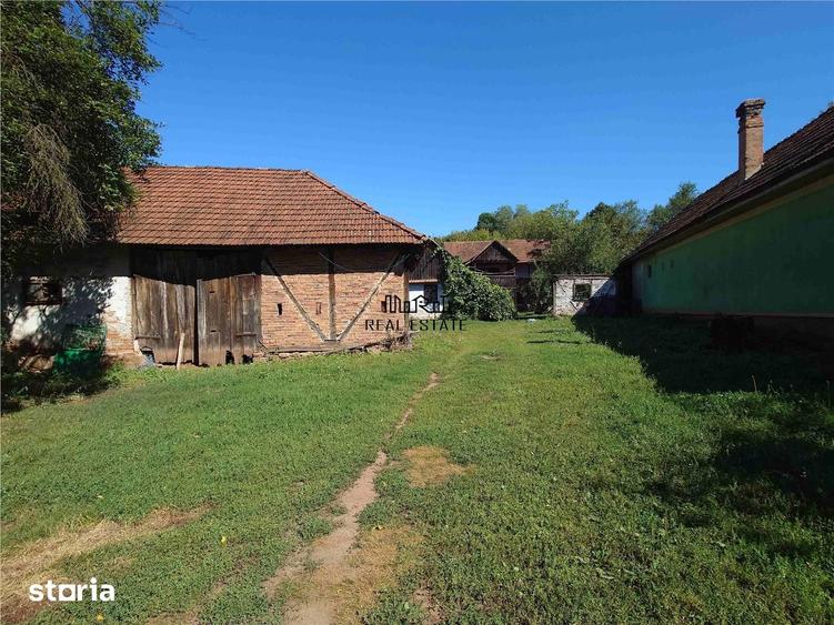 Casă cu 2 camere cu Teren 9223 Mp în Lunca