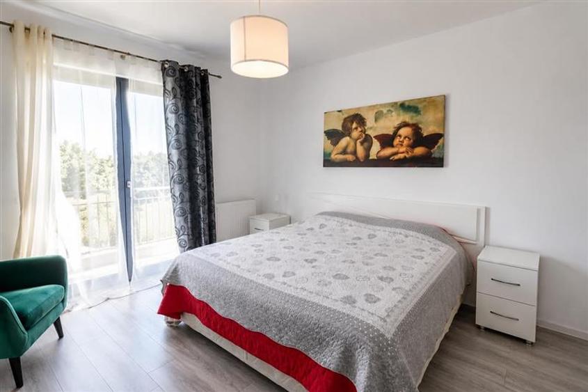 Casă cu 4 camere cu Teren 530 Mp în Exterior Est