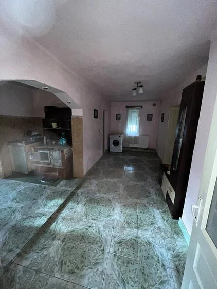 Casă cu 5 camere cu Teren 360 Mp în Central