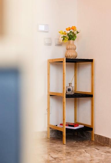 Apartament cu 2 camere semidecomandat, mobilat în P-ța Unirii