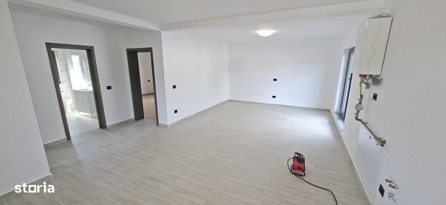 Casă cu 3 camere în Letea