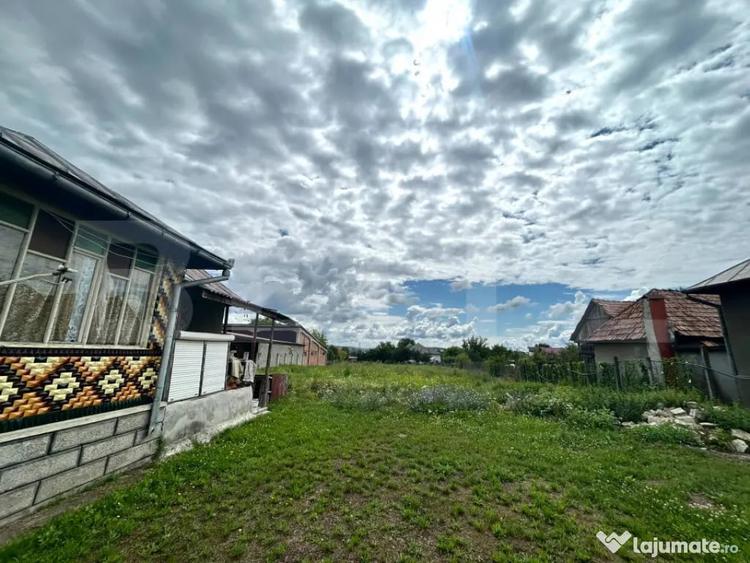 Casă cu 3 camere cu Teren 1760 Mp în Chiuza