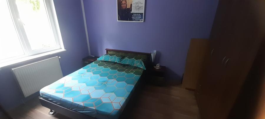 Apartament cu 4 camere semidecomandat în Rahova