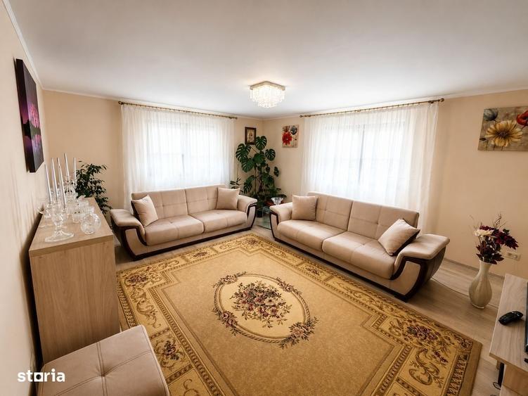 Casă cu 3 camere în Uricani