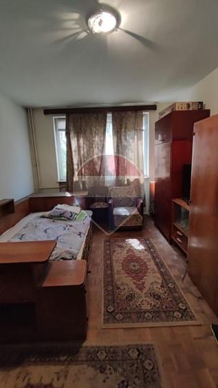 Apartament cu 3 camere decomandat în Dacia