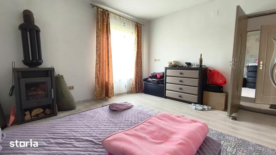 Casă cu 5 camere cu Teren 948 Mp în Central