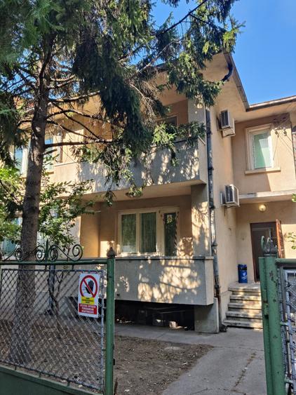 Casă individuală cu 6 camere cu Canalizare în Brâncoveanu