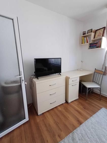 Apartament cu 2 camere semidecomandat în Micro 3