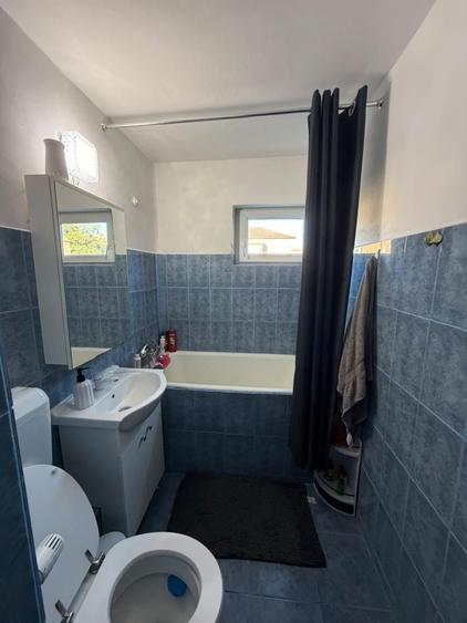 Apartament cu 3 camere semidecomandat în Rogerius