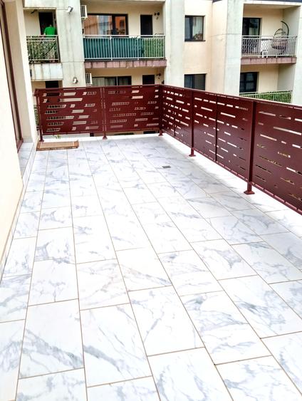 Apartament cu 3 camere decomandat în Titan