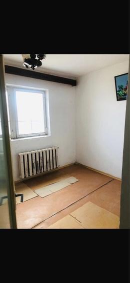 Apartament cu 3 camere nedecomandat în Central