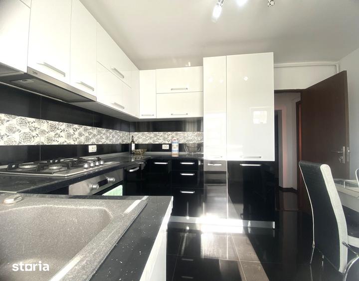 Apartament cu 3 camere decomandat în Central