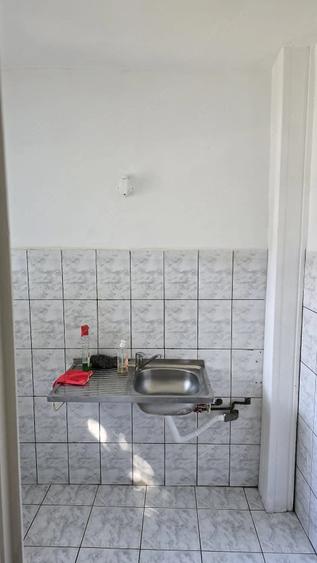 Garsonieră decomandată în Confecții