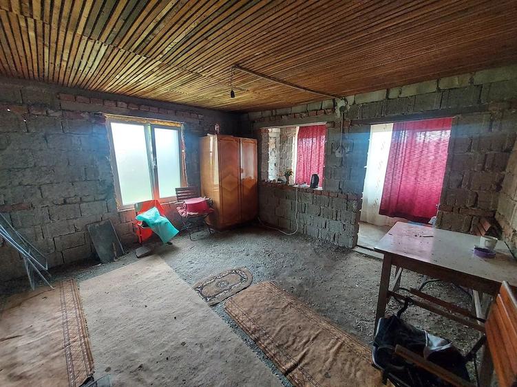 Casa de terminat in Bascov-Valea Ursului, Strada Salcamilor - 4