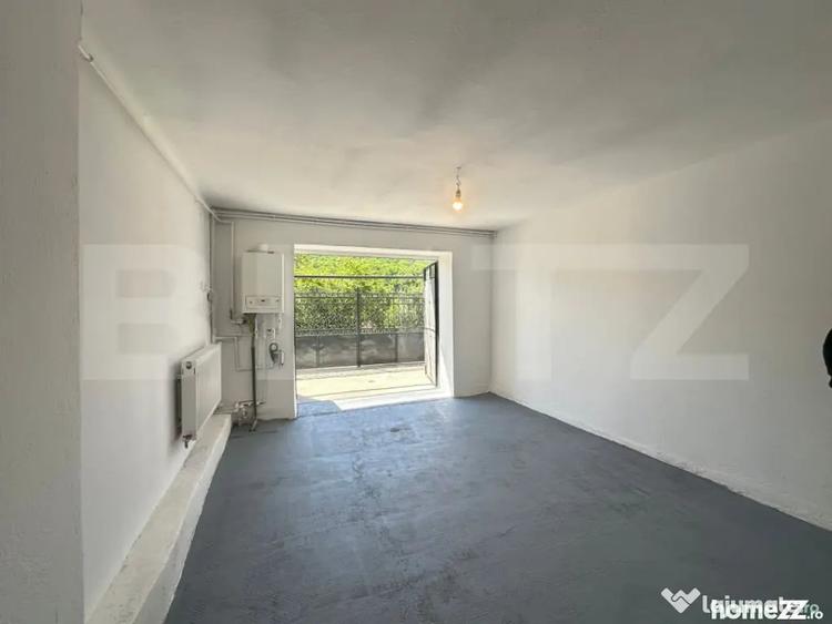 Casă cu 5 camere cu Teren 275 Mp în Central