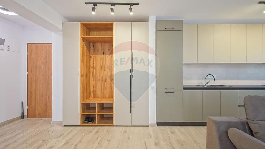 Apartament cu 2 camere semidecomandat, mobilat în Tractorul