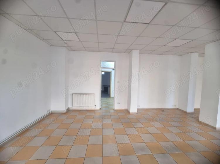 Spațiu comercial, de 82 mp, în Micro 12