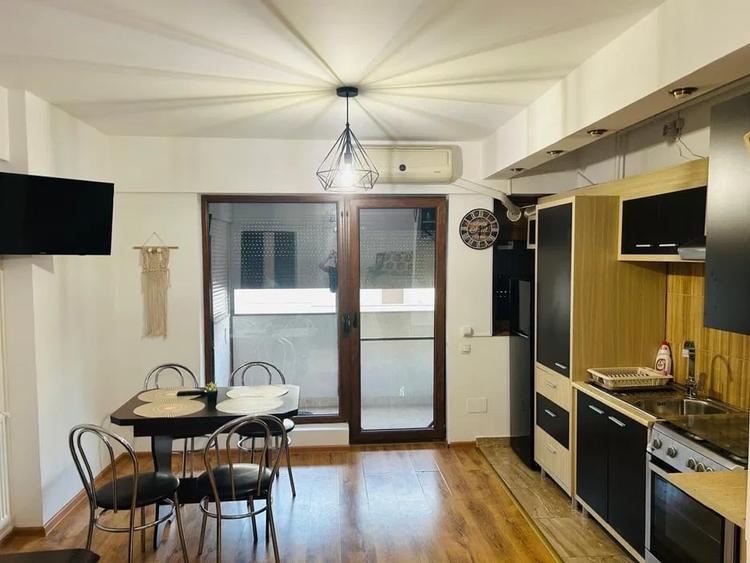 Apartament cu 2 camere decomandat, mobilat în Mamaia-Sat
